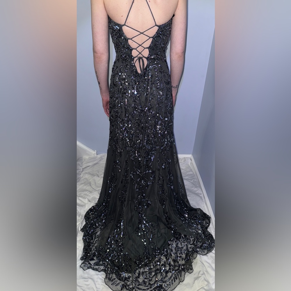 Prom dress - Picture 2 of 4